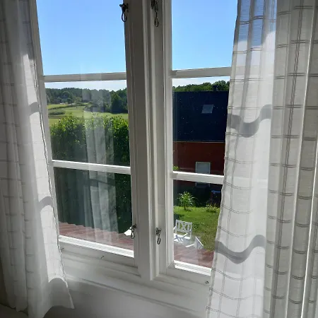 Sandbrekke Gjestegard *