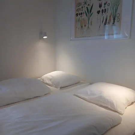 Sandbrekke Gjestegård Hotell *