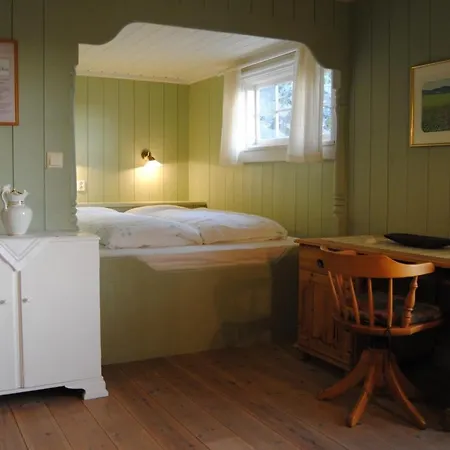 Sandbrekke Gjestegard *