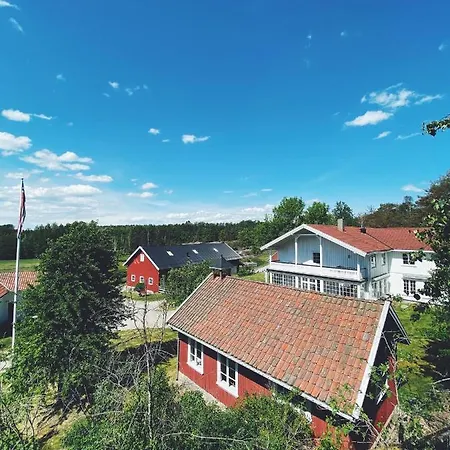 Sandbrekke Gjestegard Hotel *