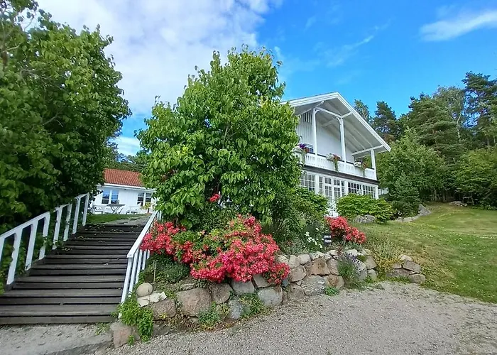 Sandbrekke Gjestegard Hotell