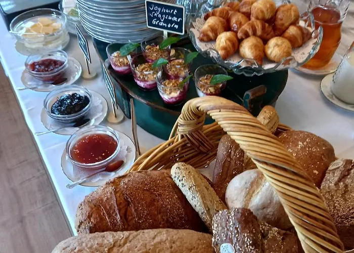 Sandbrekke Gjestegard Hotell