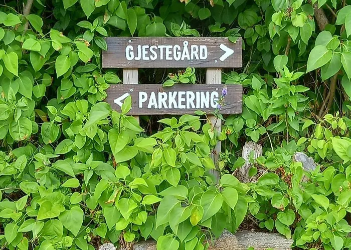 Sandbrekke Gjestegard Hotell *