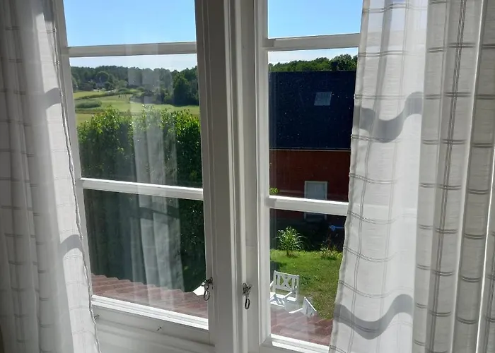 Sandbrekke Gjestegard *