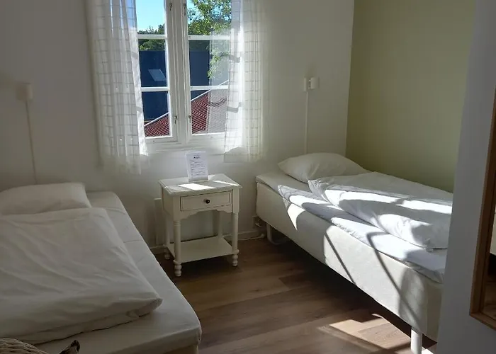 Sandbrekke Gjestegard Hotell *