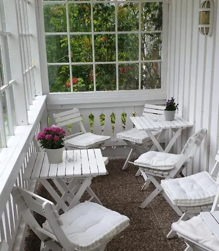 Hotell Sandbrekke Gjestegard Skjærhollen