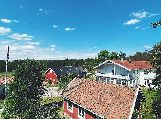 Sandbrekke Gjestegard Hotell *