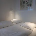 Sandbrekke Gjestegard Hotel *