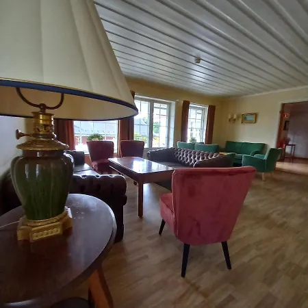 Sandbrekke Gjestegård Hotell Skjærhalden